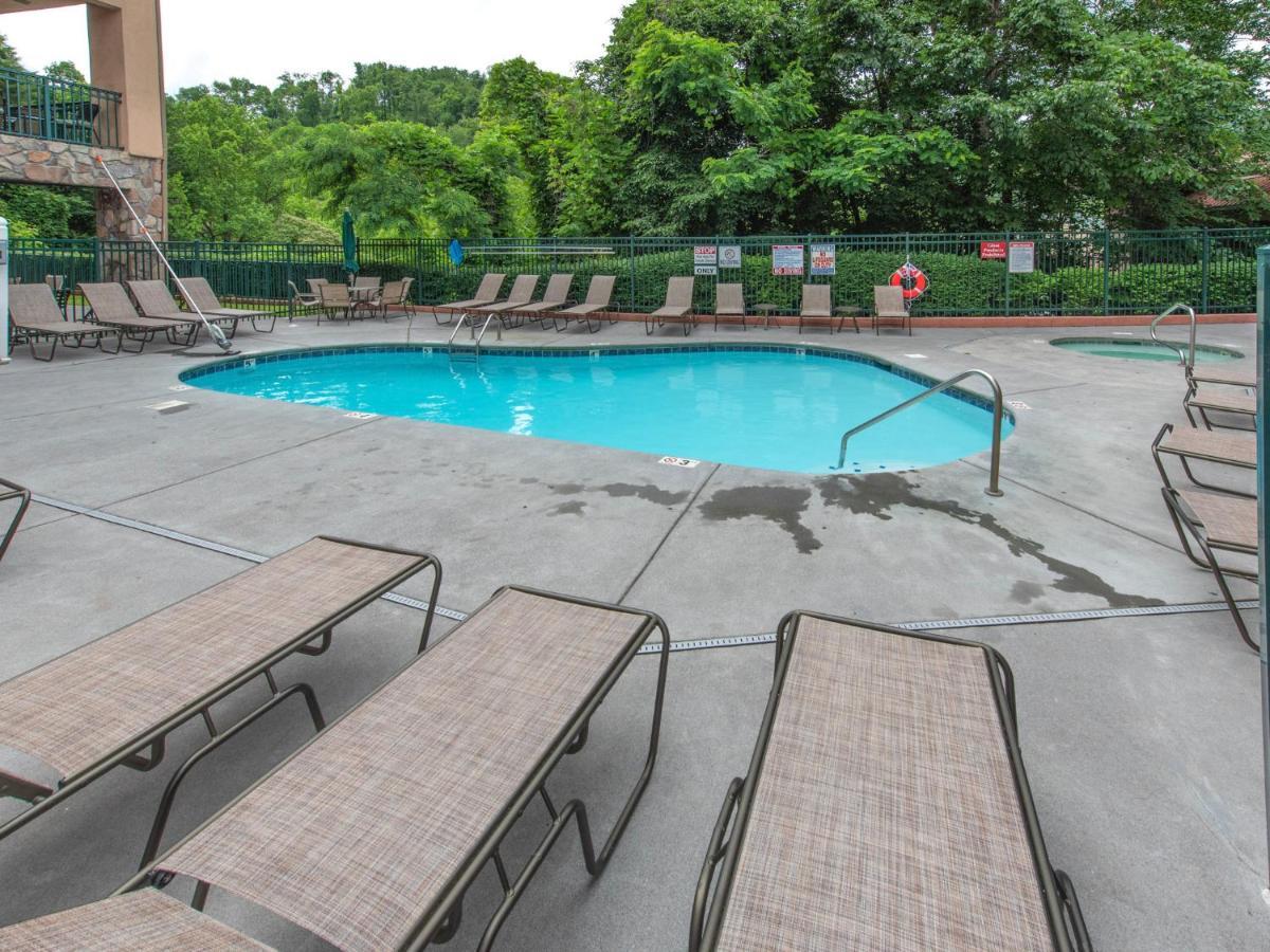 City Bear, 2Br, Pool, Spa, Downtown Gatlinburg, Sleeps 6 Leilighet Eksteriør bilde