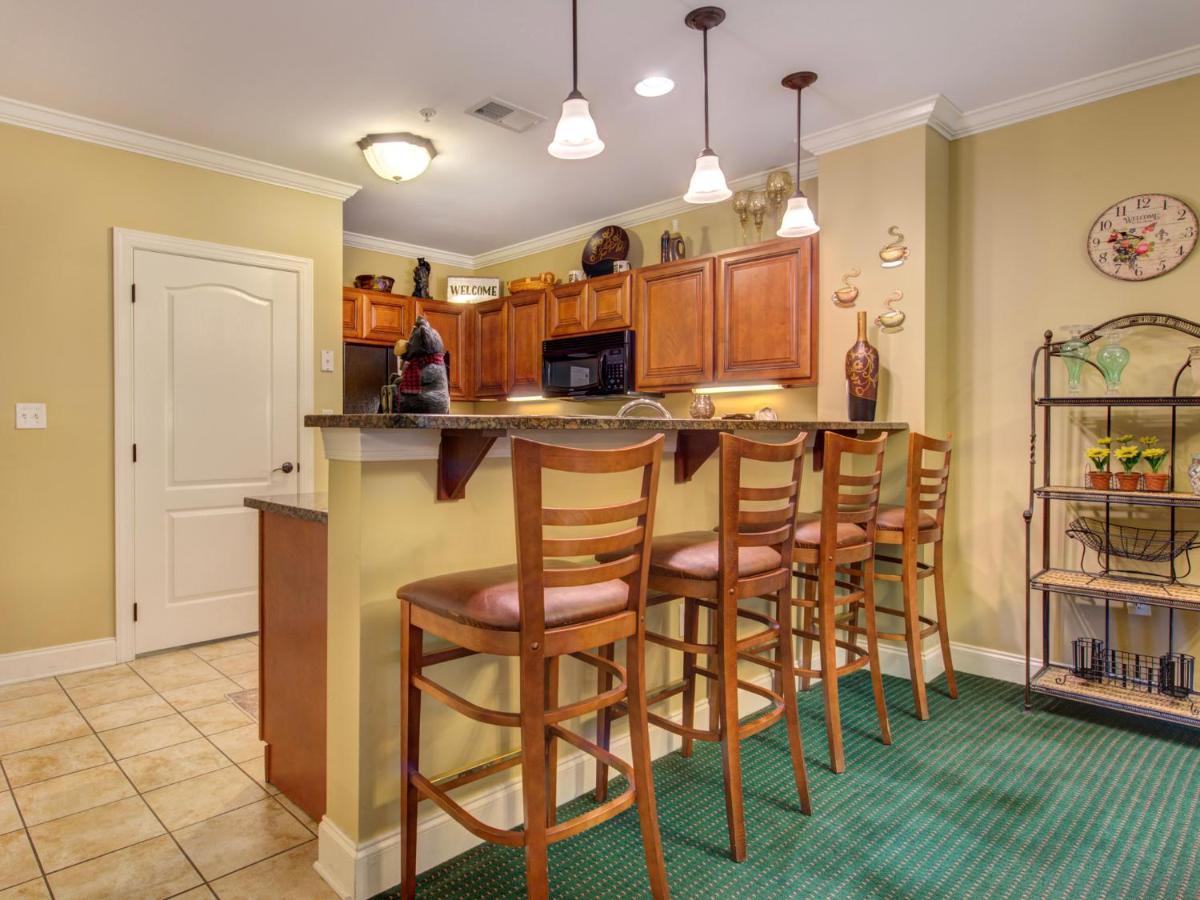 City Bear, 2Br, Pool, Spa, Downtown Gatlinburg, Sleeps 6 Leilighet Eksteriør bilde
